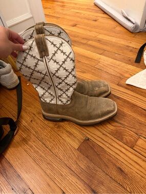 Twisted X barb wire Two-Tone Western steel toe Boots in White & Brown